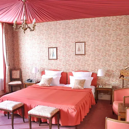Grand Des Templiers, Piscine & Готель