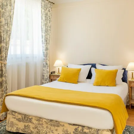 Grand Des Templiers, Piscine & Реймс