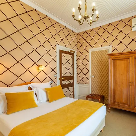 Grand Des Templiers, Piscine & Реймс